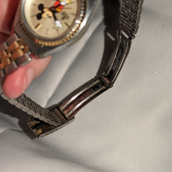 Vintage Lorus Disney Mikey Mouse watch - Picture 14 of 15